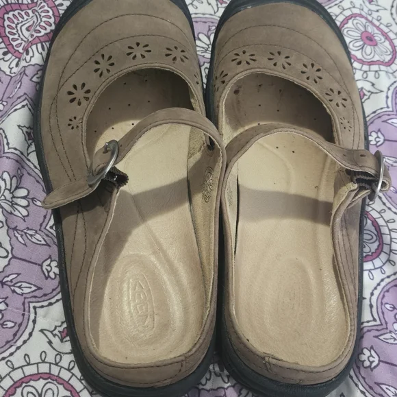 Keen Brown Mary Jane Flats - Picture 10 of 12
